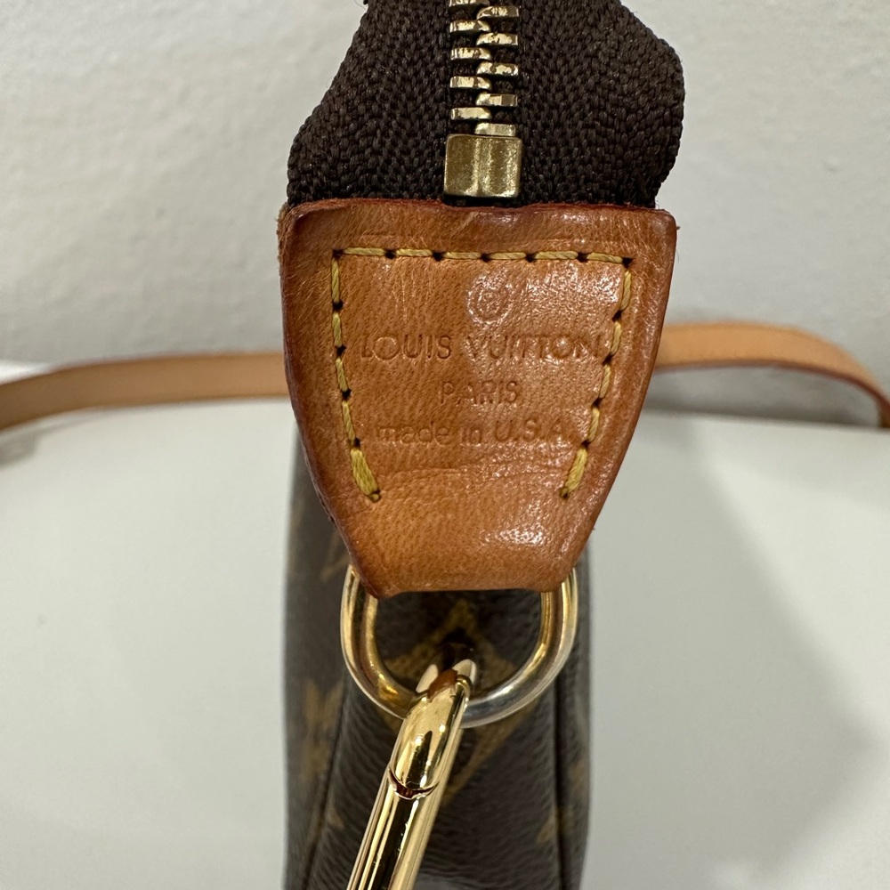 Louis Vuitton Pouchette with Cross Body Strap - Picture 2 of 15